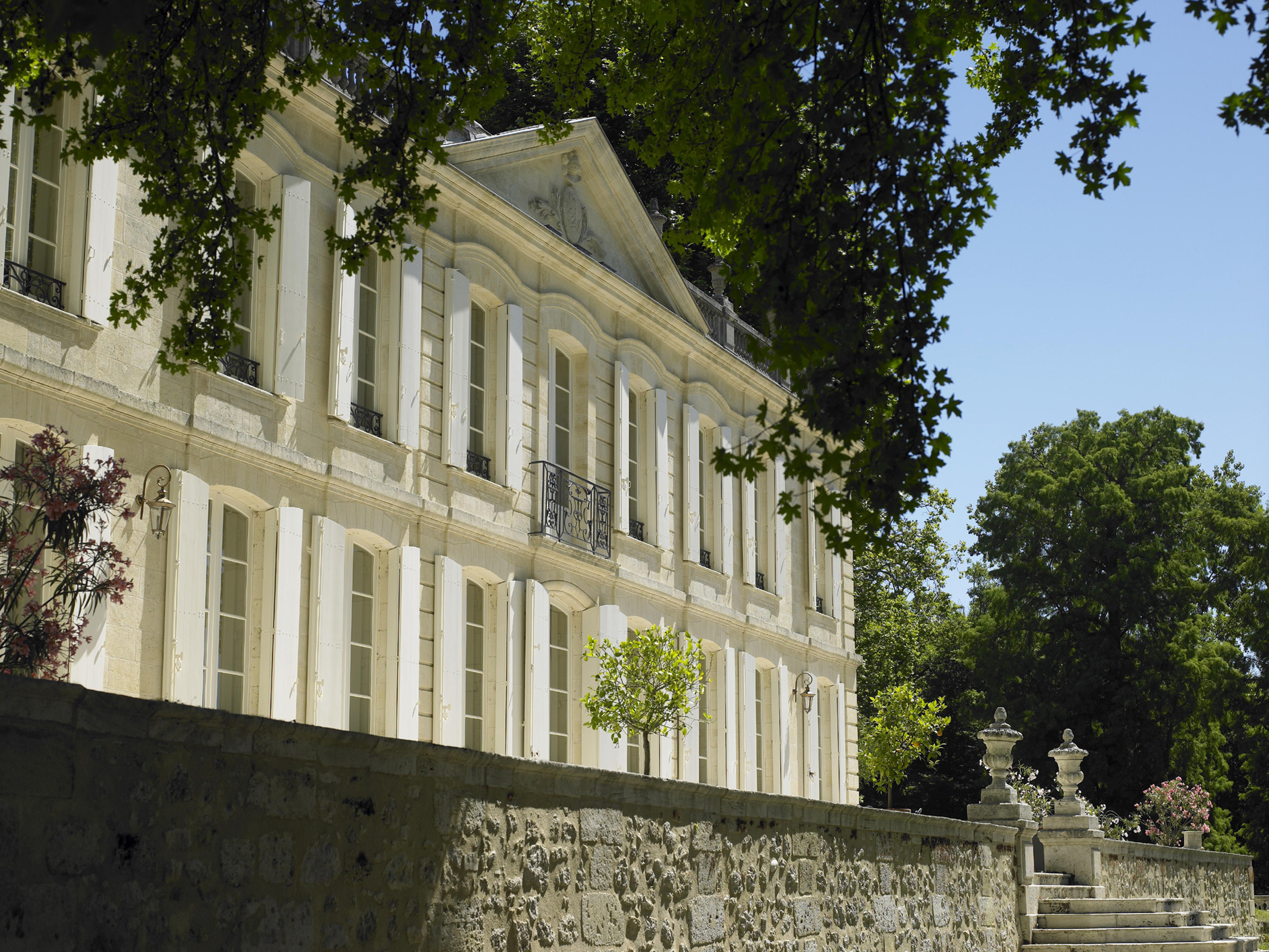 The beautiful facade of Château de la Dauphine @ladauphine